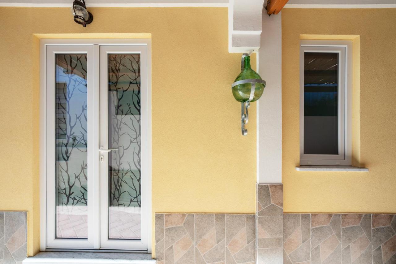 La Cantina Dello Sgatto Procida Exterior photo